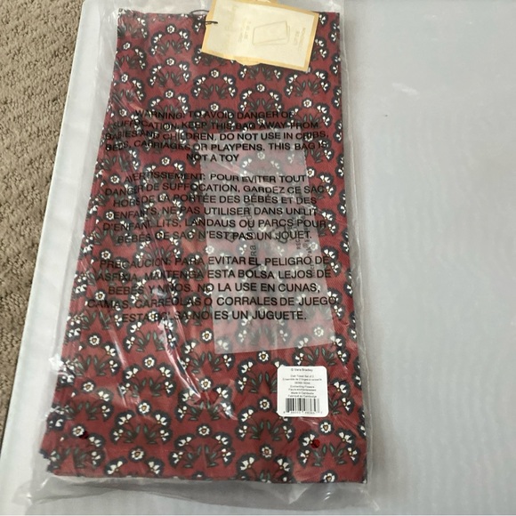 Vera Bradley kitchen towels set of 2 - Picture 1 of 3